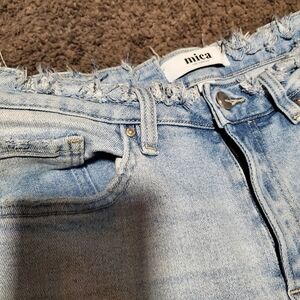 Mica Women's Light Blue Frayed Jeans